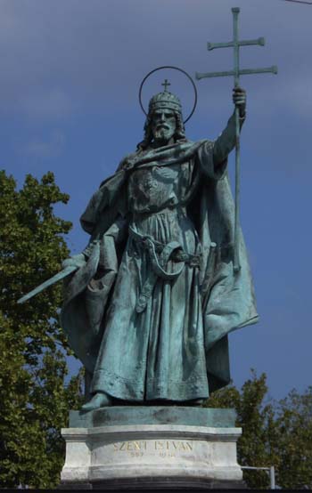 Памятник первого короля Венгрии святого Стефана